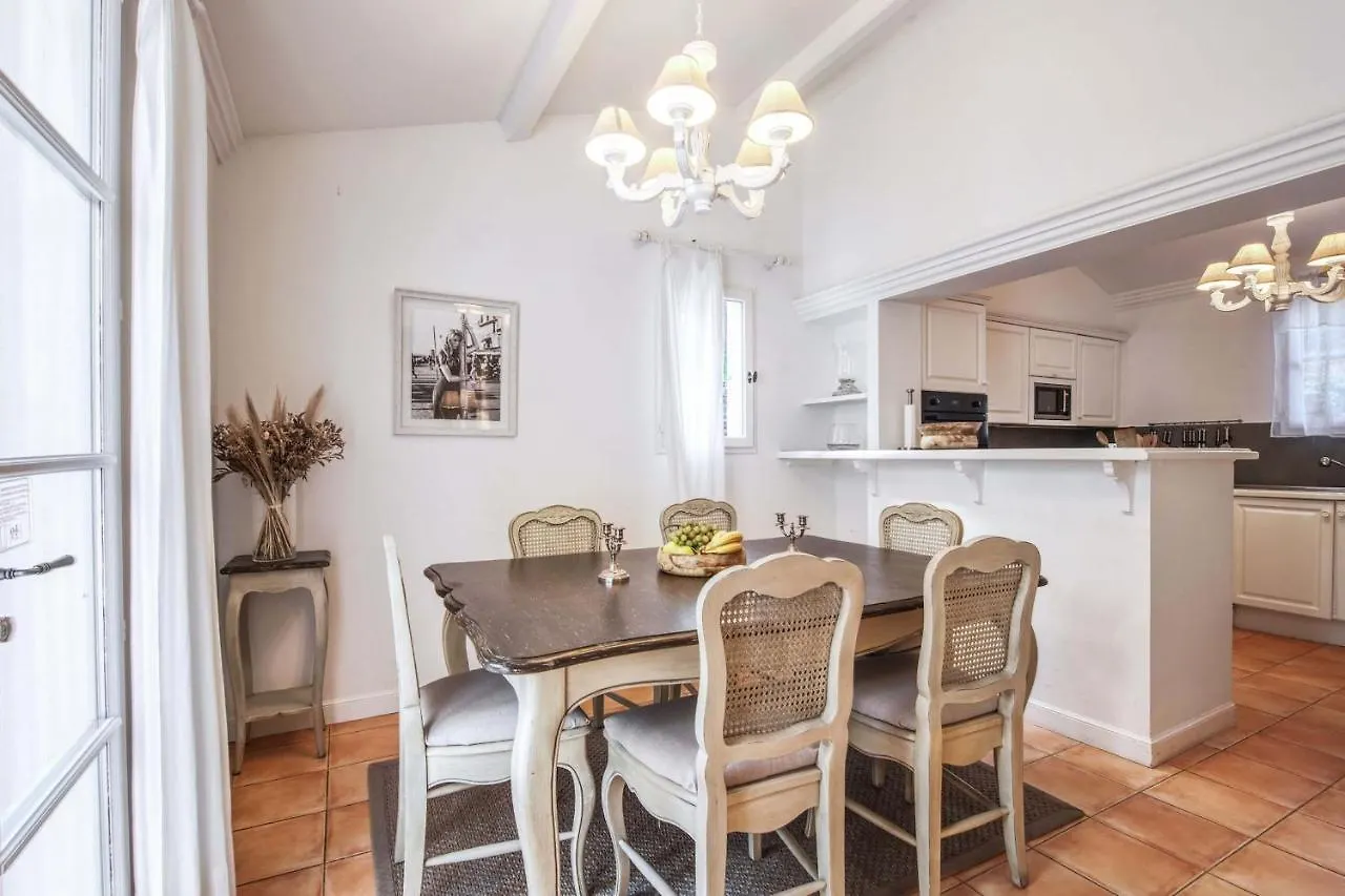 Villa Des Roses - Welkeys Grimaud 0*,  France